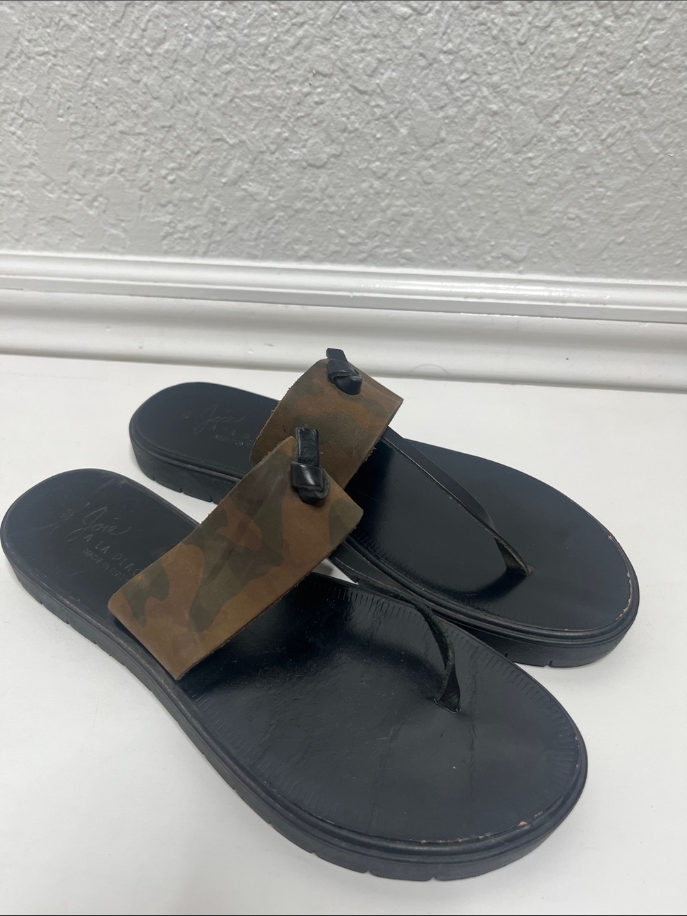 Joie a La Plage Nice Thong Leather Sandal Camo Sz 39